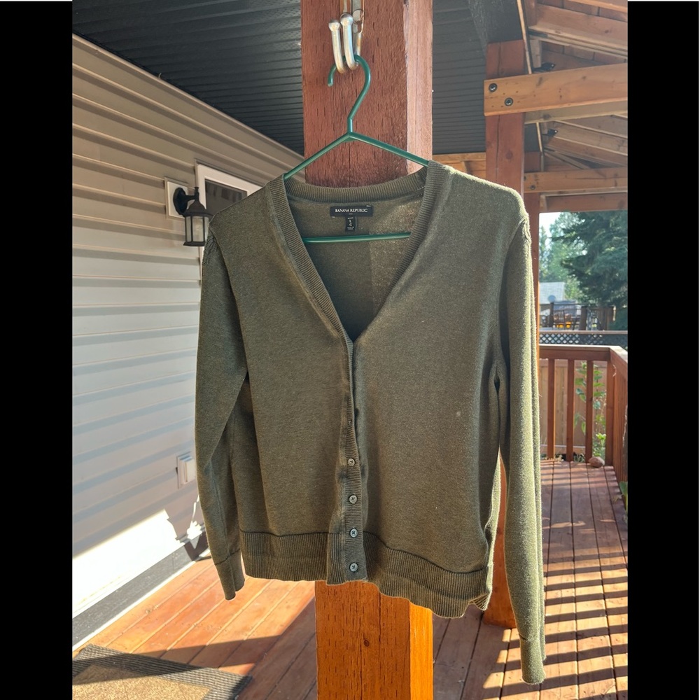 Banana Republic.  Women’s Dark Green. Large Petite. GUC